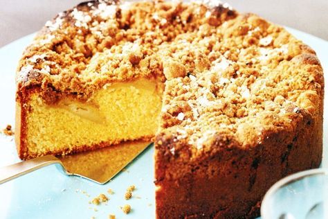 These cakes are classics. Not only do they remind us of Nan, but they still taste just as good as they did decades ago. There’s a reason why these old-school cakes have stood the test of time. The recipes are super-reliable, achievable and absolutely delicious. Now pop the kettle on, there’s a good lad. Apricot Crumble, Apple Tea Cake, Paleo Pumpkin Pie, Almond Tea, Cake Dip, Springform Pan Cake, Tea Cakes Recipes, Bake Sale Recipes, School Cake