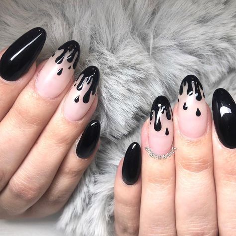 AMY│YEG 🇨🇦 on Instagram: “🖤 Drip drip drop 🖤 ━ @bemibeautybox Ultra Shine & Matte Top Coats ━…” Drip Nails Design, Thorn Nails, Black Drip Nails, Paint Drip Nails, Dripping Nails, Drip Nail Art, Black Halloween Nails, Finger Paints, Drip Drop