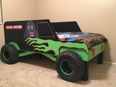 Grave Digger Monster Truck Bed Monster Truck Bedding, Kids Truck Bed, Monster Jam Room, Truck Toddler Bed, Monster Truck Bedroom, Monster Truck Bed, Monster Truck Room, Diy Truck Bedding, Truck Bedroom