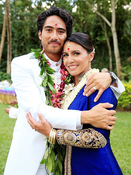 Tulsi Gabbard: U.S. Rep Weds in Hawaii in Vedic Hindu Ceremony Vedic Wedding, Tulsi Gabbard, Wedding In Hawaii, Hindu Ceremony, South Asian Wedding, Hindu Wedding, South Indian Bride, Hawaii Wedding, Asian Wedding