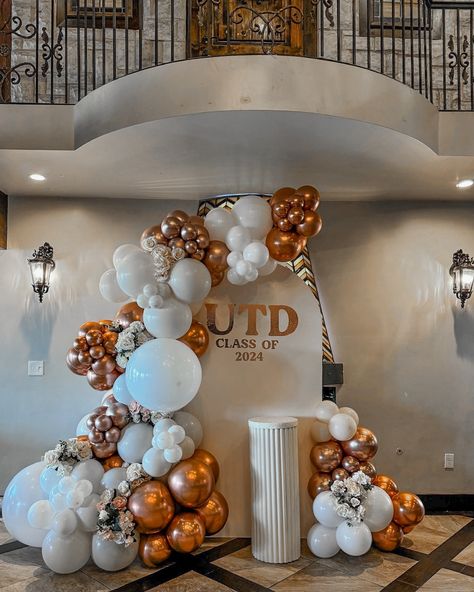 Copper dreaming! We absolutely love how this balloon garland turned out with copper accents and floral touches. 🎓✨ Graduations are some of our favorite events because each event can be unique and different all to celebrate your special graduate in style. ✨ Copper Accents, Balloon Decor, Be Unique, Wow Factor, Balloon Garland, Your Special, Party Balloons, Balloon Decorations, In Style