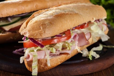 Italian Hero Sandwich Recipe, Italian Sub Sandwich, Blt Sandwich Recipes, Jersey Mikes, Roast Beef Sandwich Recipes, Meatball Sub Recipe, Hero Sandwich, Beef Sandwich Recipes, Sub Sandwich