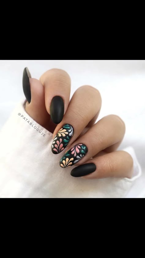 Matte Black Floral Nails, Black Floral Nail Art, Black Floral Nails Simple, Black Talavera Nails, Dark Floral Nail Designs, Flowers On Black Nails, Boho Gel Nail Designs, Dark Nails With Flowers, Black And Flower Nails