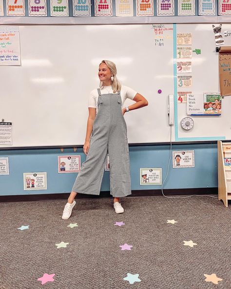 Music Teacher Aesthetic Outfit, Kindergarten Teacher Outfit Aesthetic, Teacher Jumpsuit, Teacher Jumpsuit Outfit, English Teacher Outfit Aesthetic, Primary School Teacher Outfits, Music Teacher Outfits, Kindergarten Teacher Outfit, English Teacher Outfit