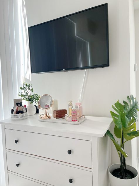 Dresser Decor Bedroom With Tv Aesthetic, Bedroom Dresser With Tv Above, Tv Set Up Bedroom Aesthetic, Small Tv In Bedroom, Bedroom With Tv Aesthetic, Tv In Room Aesthetic, Drawer Aesthetic, Chest Drawer, Aesthetic Bedroom Ideas