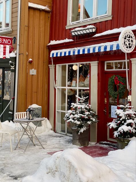 snowday in norway Christmas In Norway Aesthetic, Christmas Aesthetic Scandinavian, Norway Snow Aesthetic, Norwegian Culture Aesthetic, Norway Town, Norway Aesthetic Winter, Norway Village, Norwegian Aesthetic, Christmas In Norway