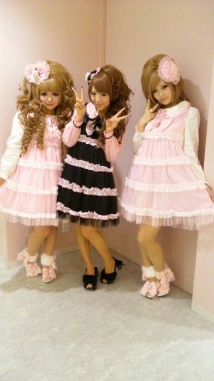 #himegyaru #himekei #himegal #princessstyle Himegyaru Fashion, Gyaru Himegal, Gyaru Hime, Hime Gal, Rich Girl Fashion, Hime Gyaru, Preformance Outfits, Gyaru Fashion, Game Dresses