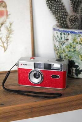 Agfaphoto 35mm, Reusable Camera, Reusable Film Camera, Film Camera Aesthetic, Theme Illustration, Camera Aesthetic, Black And White Film, Red Fits, 70s Inspired