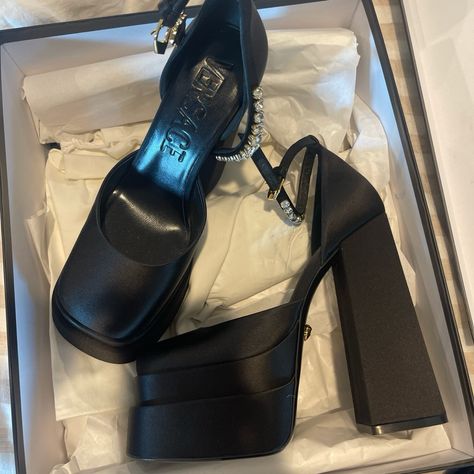 Brand New Versace Platform Heels. Authentic Never Worn. Size 39