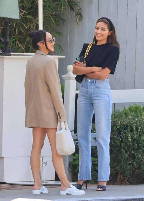 Olivia Culpo Fashion, Olivia Culpo 2022, Olivia Culpo 2023, Everyday Outfits Jeans, Olivia Culpo Outfits, Olivia Culpo Hair, Olivia Culpo Style, Lunch Outfit, Olivia Culpo