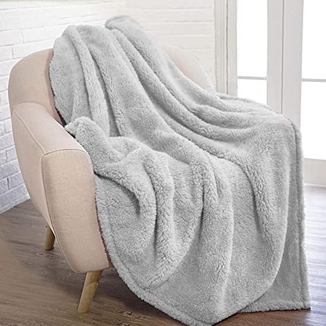 Simple Bed Designs, Blanket For Couch, Grey Throw, Lightweight Blanket, Sherpa Throw Blankets, Gray Blanket, Cozy Throw Blanket, Plush Throw Blankets, Fluffy Blankets