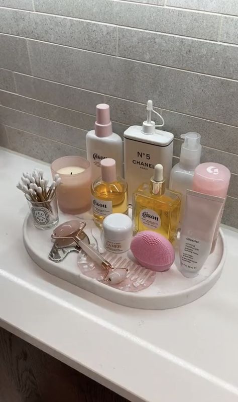 Aesthetic Bathroom Organization, Girly Bathroom, Pinterest Room Decor, Skincare Organization, Bathroom Inspo, Room Makeover Bedroom, Dream Apartment, Room Makeover Inspiration, روتين العناية بالبشرة