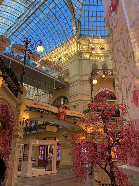 Paris Mall, Vision Board Aesthetic, Aesthetic Old Money, Old Money Fashion, Aesthetic Old, Board Aesthetic, Money Fashion, Adventure Travel Explore, Feeling Pictures