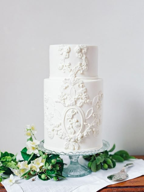 Summer Wedding Cakes, White Cakes, Naked Cakes, Wedding Sparrow, All White Wedding, Gorgeous Wedding Cake, White Wedding Cakes, Simple Wedding Cake, Cake Trends