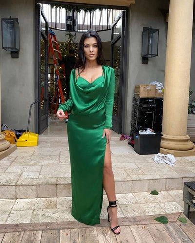 Kourtney Kardashian’s Green Outfits Nail This Color Trend Kourtney Kardashian 2018, Kourtney Kardashion, Kourt Kardashian, Kourtney Kardashian Travis Barker, Kourtney Kardashian Travis, Kourtney Kardashian Barker, Kardashian Looks, Kardashian House, Corey Gamble