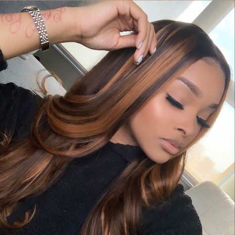 Ombre Hair Black Women, Black Hair With Brown Highlights, Hair Color For Brown Skin, Hair Color For Dark Skin, Split Dyed Hair, Honey Brown Hair, Brown Hair Dye, Ginger Hair Color, Black Hair With Highlights