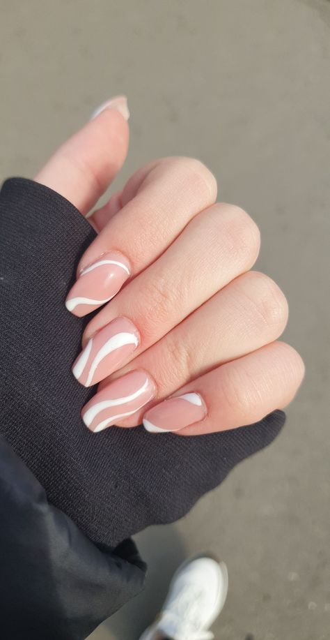 White Stripe Nail Design, Nails Lines Stripes, White Nails With Stripes, White Striped Nails, Nails With Stripes, Line Nails, Striped Nail Designs, Almond Nails Pink, Baby Pink Nails