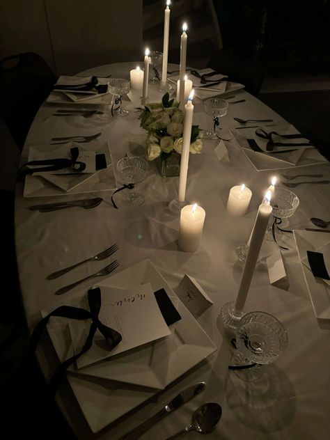 Dinner party table setting 🎀 Sweet 17 Birthday Ideas Theme Black, Black Birthday Table Decor, Candles Dinner Party, Black Tie Dinner Party Decor, Black Coquette Party, Dark Coquette Birthday Party, Dark Dinner Party, Bow Birthday Theme, Graduation Dinner Table Ideas