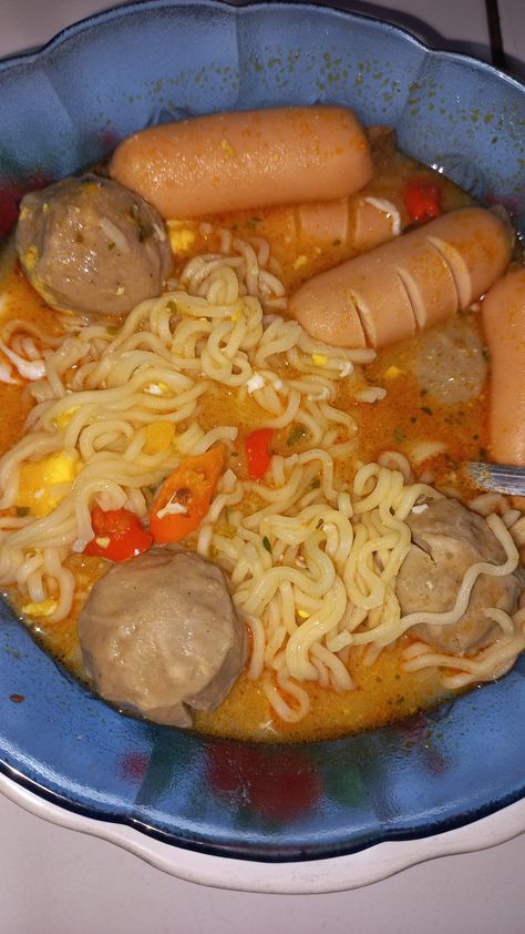 Pap Mie Rebus, Mie Rebus Indomie, Mie Rebus, Food Snapchat, Food Cravings, Chinese Food, Pot Roast, Aesthetic Food, Food And Drink