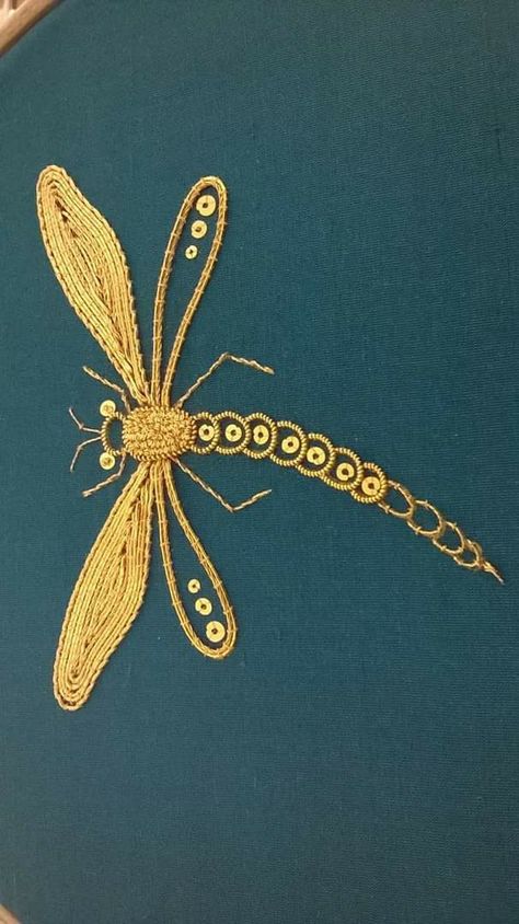 Embroidery Dragonfly, Embroidered Dragonfly, Dragonfly Embroidery, Gold Work Embroidery, Basic Embroidery, Upcycle Clothes Diy, Diy Embroidery Designs, Bead Embroidery Tutorial, Crazy Patchwork