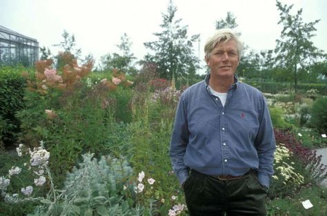 10 Garden Ideas to Steal from Superstar Dutch Designer Piet Oudolf - Gardenista Piet Oudolf, Prairie Garden, Meadow Garden, Planting Plan, Cottage Garden Plants, Dry Creek, Have Inspiration, Plant Combinations, Deco Floral