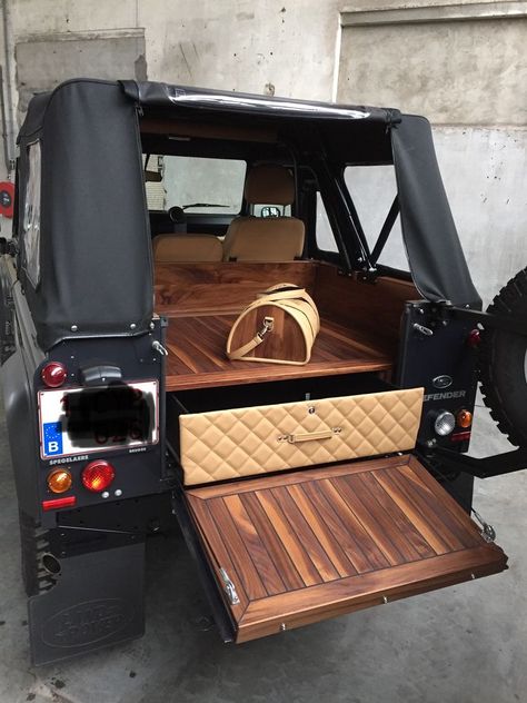 Land Rover Defender Interior, Accessoires 4x4, Jeep Interiors, Truck Bed Storage, Jimny Suzuki, Jeep Camping, Vintage Jeep, Jeep Yj, Custom Car Interior