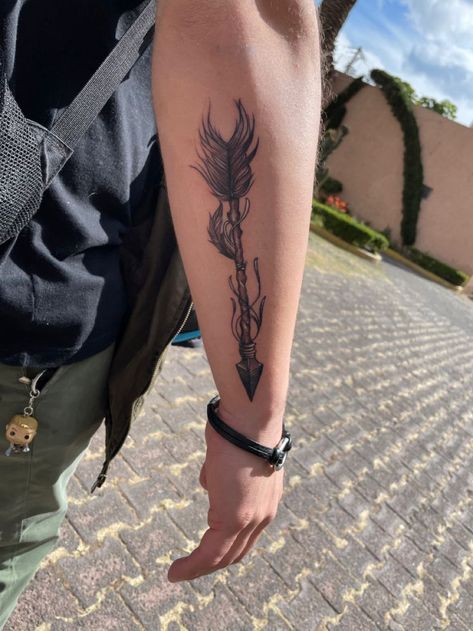 Long Hand Tattoo, Indian Arrow Tattoo Men, Long Tattoo Design Arm, Flaming Arrow Tattoo, Arrow Tattoo Men Forearm, Native Arrow Tattoo, Arrow Tattoo Design For Men, Army Tattoo Ideas, Arrow Tattoo Men