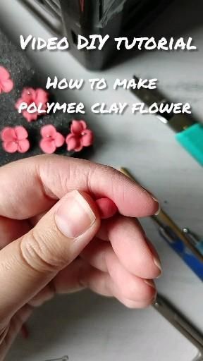 Clay Petals Flower Tutorial, Clay Flower Design, How To Make Flowers Out Of Polymer Clay, How To Make A Clay Flower, Flowers Clay Art, Air Drying Clay Earrings, Polymer Clay For Beginners Tutorials, Polymer Clay Petals, Polymer Clay Flower Petals