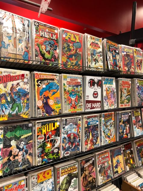 Nerdy Things, Comic Book Nerd Aesthetic, Marvel Comic Books Aesthetic, Comic Book Room Aesthetic, Comic Book Shelf Aesthetic, Nerd Core, 90s Nerd, Marvel Comic Books Collection, Spiderman Decorations