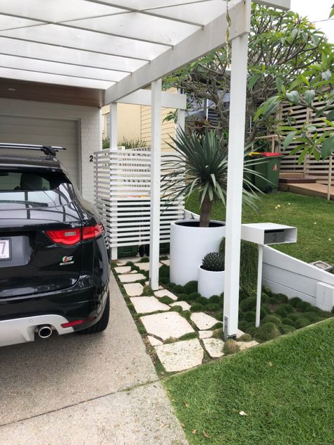 White wooden carport pergola Wooden Carports, White Pergola, Pergola Carport, Garden Arch, Pergola, Garage, Dream House, Outdoor Structures, White