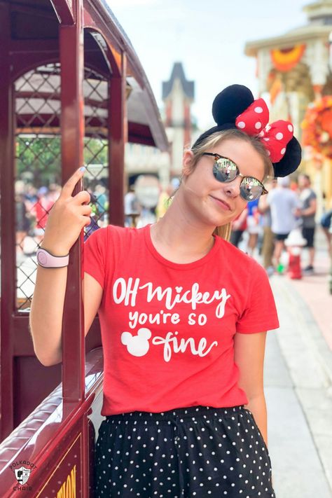 How to make matching Disney family shirts with a Cricut machine including free Disney inspired Cricut svg files. Cute DIY Disney Tees. Disney Tshirt Ideas Families, Cricut Disney Projects, Disney World Shirt Ideas, Family Shirts For Disney, Adult Disney Shirts, Magic Kingdom Outfit, Family Disney Shirts Matching, Free Cricut Svg, Disney Family Shirts