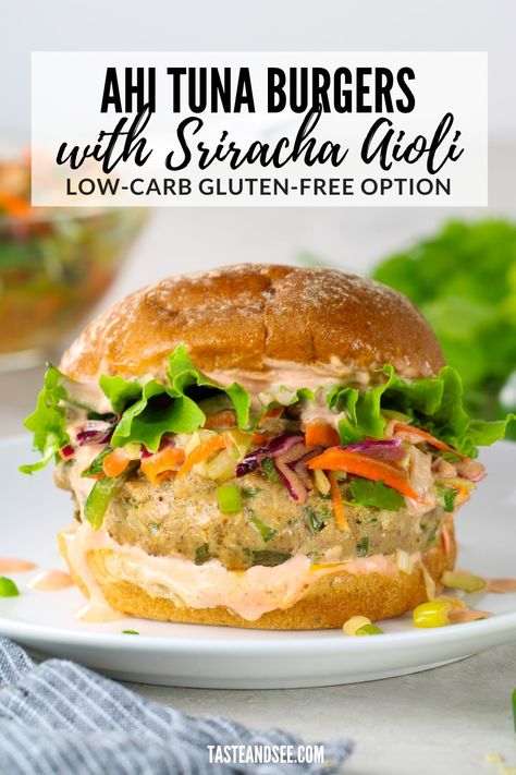 Fresh Tuna Burger Recipes, Tuna Steak Sandwich Recipes, Tuna Steak Burgers, Fish Burgers Recipe, Tuna Burger Recipes, Tuna Steak Sandwich, Fish Burger Recipe, Crispy Burger, Tuna Burger Recipe