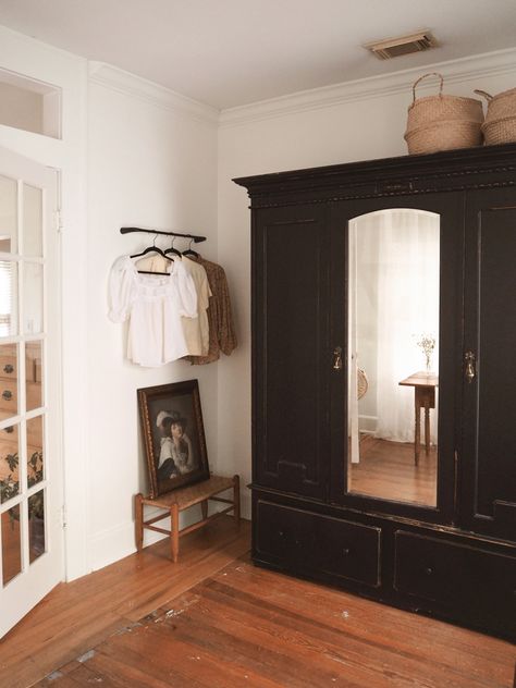 Antique Guest Bedroom Ideas, Antique Wardrobe Bedroom, Black Wardrobe Bedroom, Antique Wardrobe Makeover, Antique Wardrobe Closet, Wardrobe Antique, European Bedroom, Armoire Makeover, Antique Wardrobe