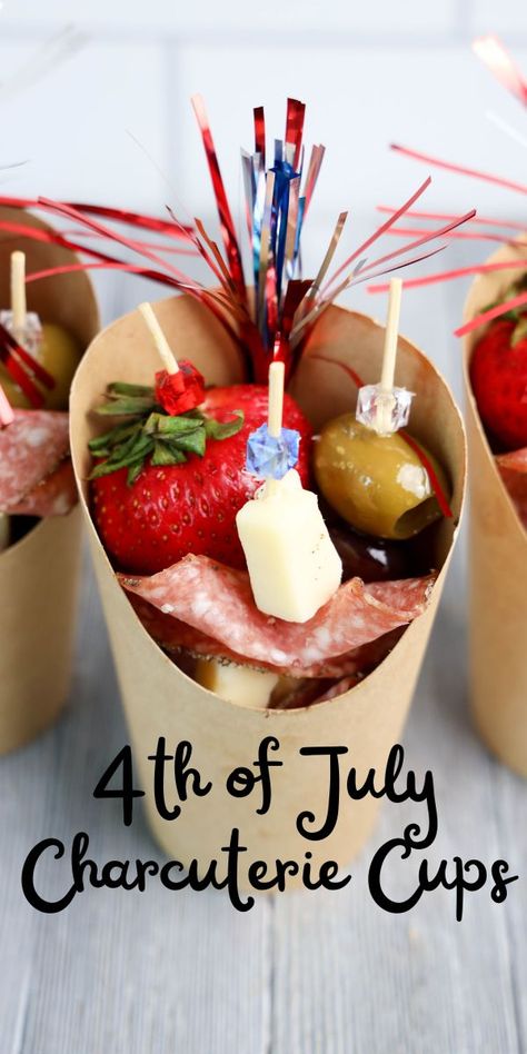 4th of July Charcuterie Skewers: A Flavor Explosion. These patriotic skewers are loaded with savory meats, cheeses, and fresh fruit for the perfect bite-sized treat for all your summer entertaining! Fourth Of July Appetizers For Party, July 4 Appetizers, Patriotic Skewers, Patriotic Appetizers, July 4th Appetizers, Charcuterie Skewers, Individual Appetizers, Party Boards, 4th Of July Cocktails