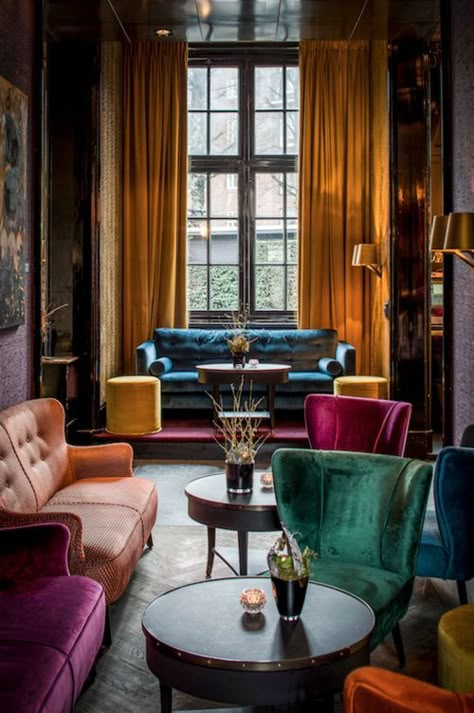 Jewel Tones Interior Design, Luxury Bar Design, Interior Luxury, Luxury Bar, Bar Interior, Cafe Interior Design, Dark Interiors, Restaurant Interior Design, Hospitality Design