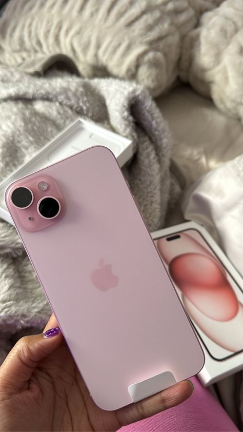 Pink Lifestyle, Iphone Obsession, Pink Girly Things, Pink Vibes, Girly Accessories, Money And Happiness, Pink Iphone, Birthday Wishlist, Apple Phone