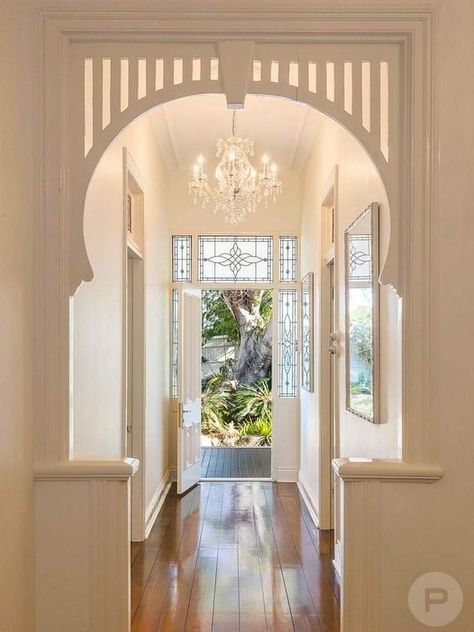 Bungalow Hallway Ideas, Archways In Homes, Gray Cabinets Kitchen, Bloxburg Kitchen Ideas, Queenslander House, Kitchen Ideas Gray Cabinets, Kitchen Ideas Gray, Kitchen Ideas Interior Design, Bloxburg Kitchen