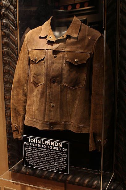 Rubber Soul Aesthetic, Beatles Guitar, Rubber Soul, Brown Suede Jacket, Rock Cafe, Hard Rock Cafe, Brown Jacket, Bob Dylan, John Lennon