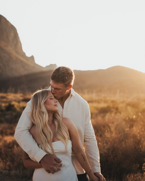 Mountain view couple/engagement photoshoot in the breathtaking Big Bend National Park. Captured by Keaton Atley is a travel photographer and is available for hire ANYWHERE! Engagement Mountain Photoshoot, Mountain Couple Photoshoot, Kat Singleton, Couple Engagement Photoshoot, Mountain Photoshoot, Mountain Couple, Fall Shoot, Outdoor Couple, Big Bend National Park