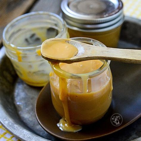 White Chocolate Mocha Sauce, Mocha Sauce Recipe, Toasted White Chocolate Mocha, Mocha Sauce, Dairy Free White Chocolate, Starbucks Flavors, Mocha Drink, White Chocolate Sauce, Starbucks Caramel