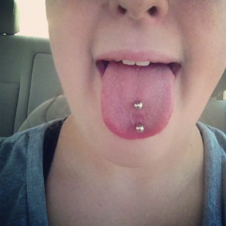 My Double Tongue Piercing :) Vertical Scoop Tongue Piercing, Double Tongue Piercing Vertical, Scoop Piercing, Scoop Tongue Piercing, Surface Tongue Piercing, Pretty Piercings, Tongue Piercings, Double Tongue Piercing, Tongue Ring