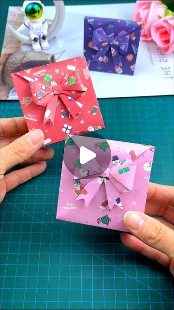 Diy Favor Boxes, Origami Gift Box, Paper Box Diy, Gift Box Handmade, Simple Bow, Christmas Envelopes, Paper Bow, Candy Gift Box, Christmas Origami