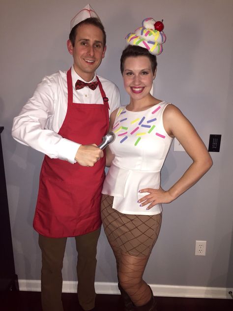 One of my friends made an awesome homemade ice cream cone and ice cream scooper costumes! Hippie Costume Diy, Homemade Ice Cream Cone, Ice Cream Costume, Hippie Costume Halloween, Halloween Costumes Diy Couples, Diy Couples Costumes, Best Couples Costumes, Couple Halloween Costumes For Adults, Ice Cream Scooper