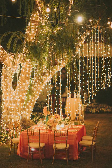 Ideas for outdoor weddings and the market Ideas Navidad, Outdoor Fall Wedding, Bottle Decor, Outdoor Dinner, Backyard Lighting, Decoration Idea, Backyard Party, Fall Outdoor, Pretty Lights