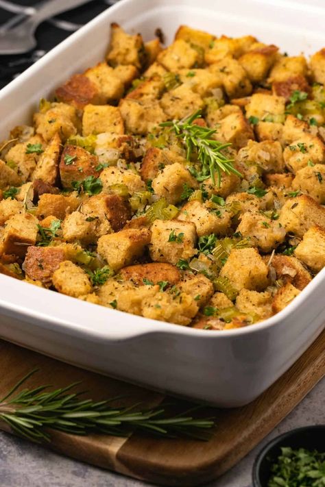 Vegan Stuffing - Loving It Vegan Vegan Stuffing Recipe, Vegan Mashed Sweet Potatoes, Vegan Stuffing, Vegan Gravy, Vegan Thanksgiving Recipes, Thanksgiving Stuffing, Vegan Holidays, Vegan Side Dishes, Vegan Sides