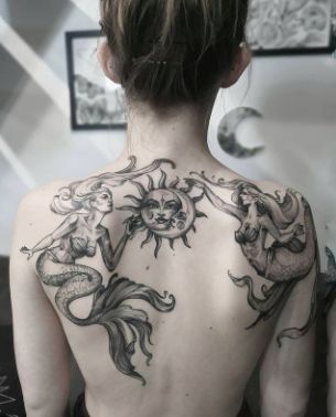 Artist: @schrodingerova Анастасия Шредингерова ____ Mermaids, Moon and Sun ____ #tattoomoscow #moscowtattoo #engraving #engravingtattoo #engravingmoscow #lineworktattoo #feminine #wipshadingtattoo #wipshading #tattoomosh #tattooflower #tattoorussia #fineline #mermaid #mermaidtattoo #backtattoo Moon Sun Back Tattoo, Epic Back Tattoos, Sun Moon Back Tattoo, Sun And Moon Back Tattoo, Sun Back Tattoo, Moon Back Tattoo, Anastasia Tattoo, Chest Tattoo Designs Female, Sun Moon Tattoo