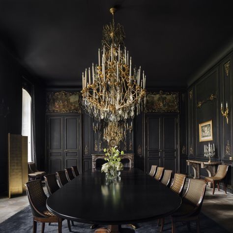 Unusual Interiors, Dining Table Interior, Rooms Inspiration, Mansion Living, Open Living Room Design, Dark Rooms, Chateaux Interiors, Luxury Dining Tables, Luxury House Interior Design