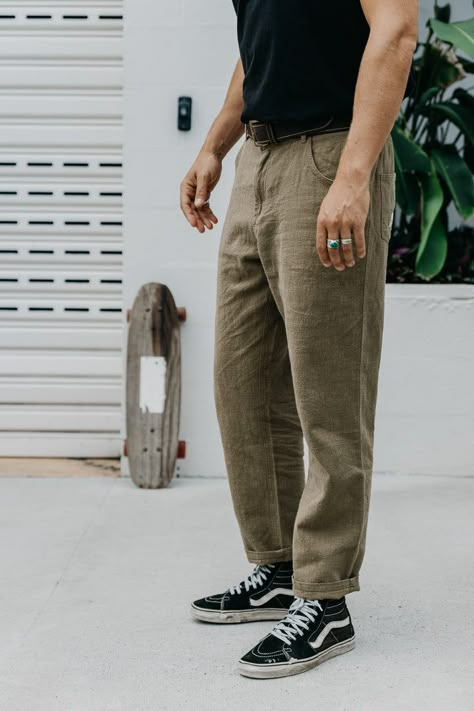 Linen Men Style, Green Linen Pants Outfit Men, Men’s Summer Pants, Men’s Linen Pants, Linen Pants Outfit Men, Linen Pants Men, Brown Linen Pants, Green Linen Pants, Mens Summer Pants