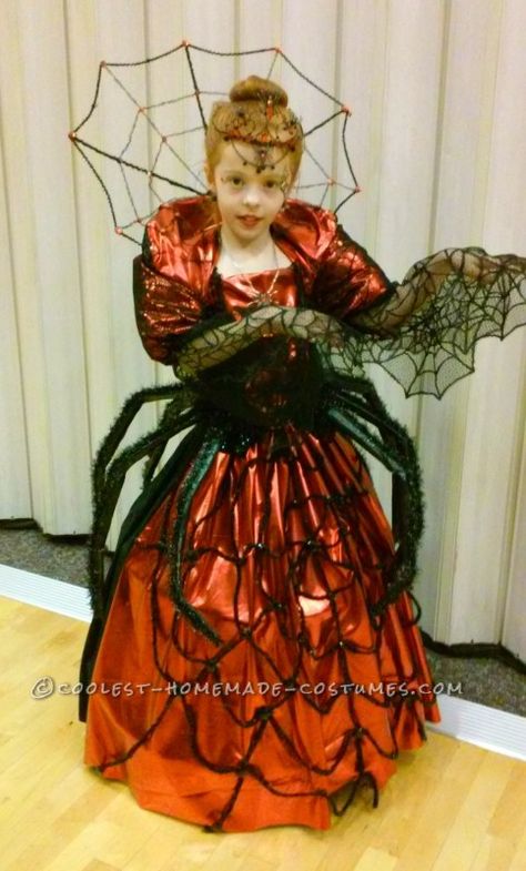 Beautiful Spider Queen's Coronation Day Costume Queen Costume Ideas, Queen Costume Diy, Spider Queen Costume, Spider Halloween Costume, Witches Costumes For Women, Halloween Wings, July Halloween, Coronation Day, Queen's Coronation