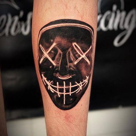 Horror Mask Tattoo, Hand Mask Tattoo, Mask Tattoo Men, Dead By Daylight Tattoo, Horror Movie Tattoos Sleeve, Horror Themed Tattoos, Horror Sleeve, Horror Movie Tattoos, Night Tattoo